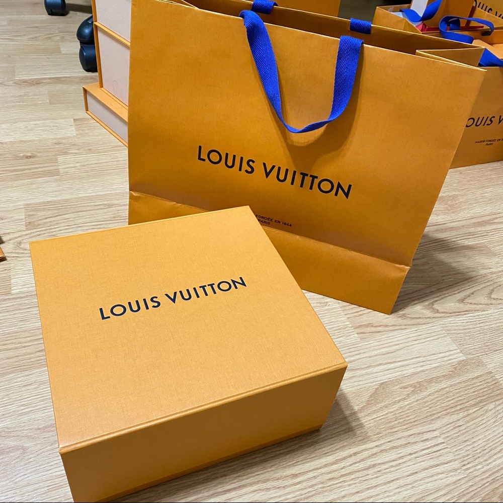LV Empty Gift Box with Shopping Bag - Picture 2 of 2